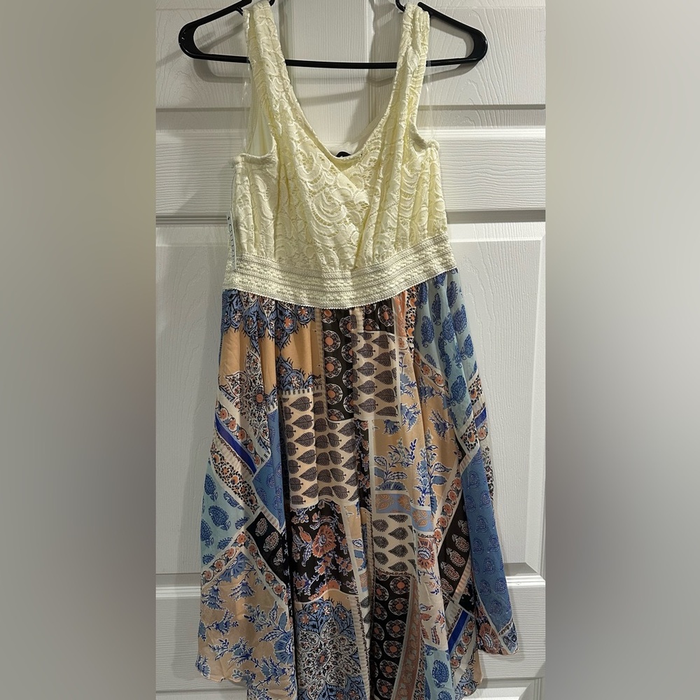 Elegant Patchwork Maxi Dress - Cream and Blue